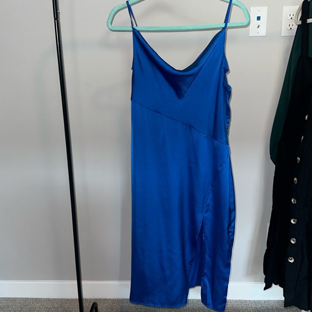 Stunning royal blue satin cocktail dress with side slit, cowl neck. M